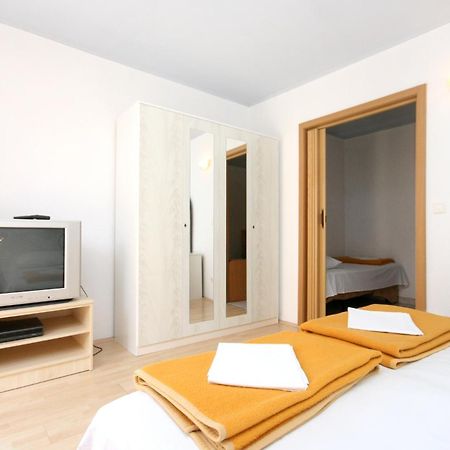 Apartments By The Sea Promajna, Makarska - 2673 Стая снимка
