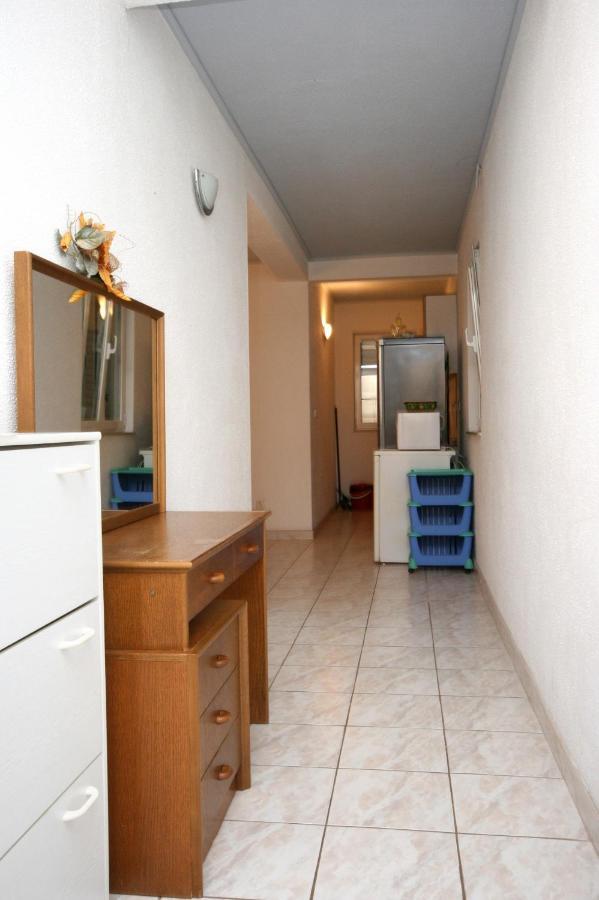 Apartments By The Sea Promajna, Makarska - 2673 Екстериор снимка