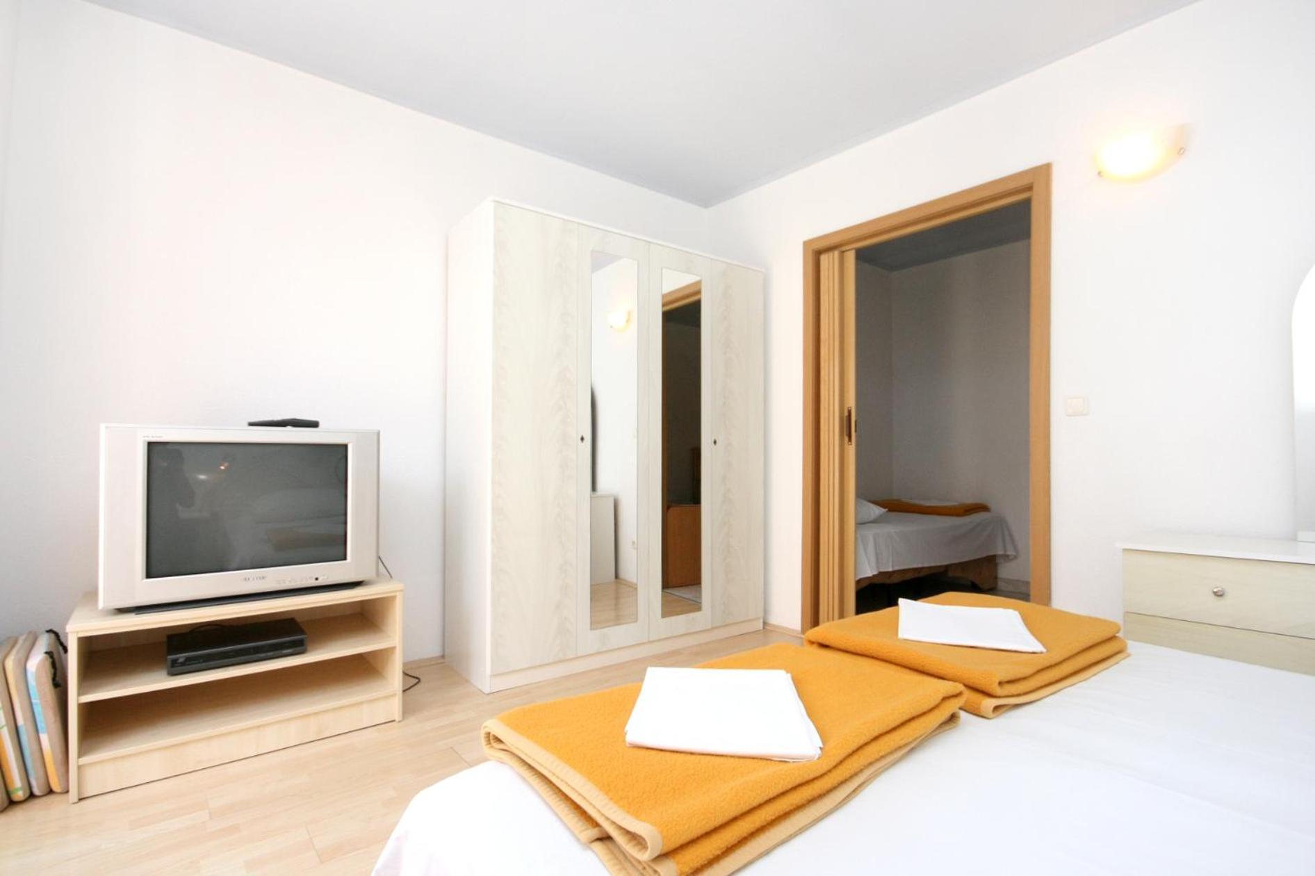 Apartments By The Sea Promajna, Makarska - 2673 Стая снимка