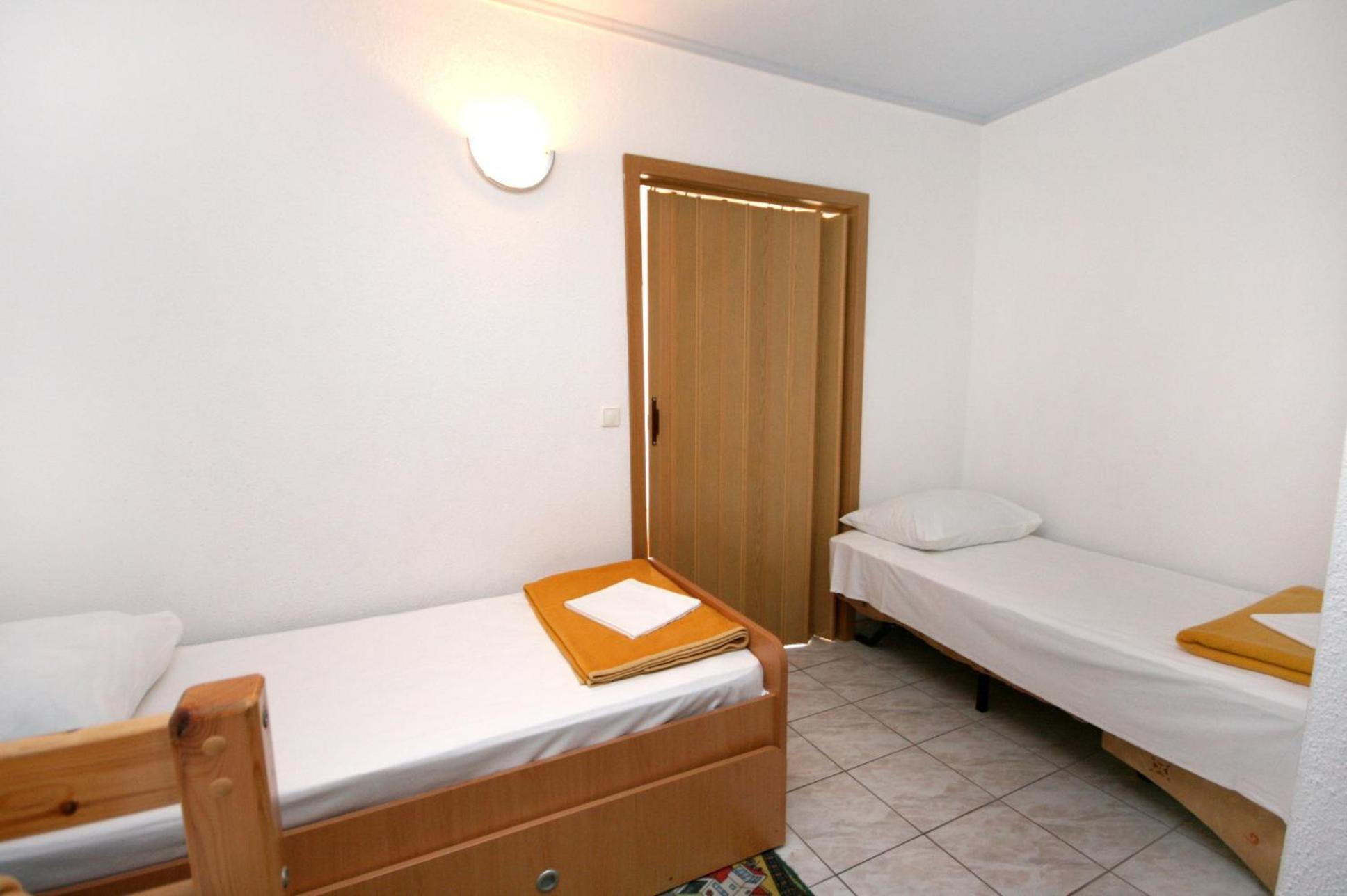 Apartments By The Sea Promajna, Makarska - 2673 Стая снимка